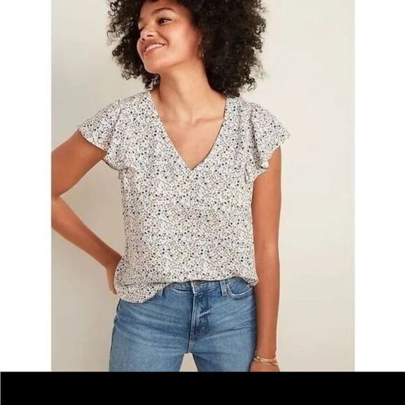 NWT Old Navy Short Sleeve Flutter V Neck White Daisy Floral Top! - Picture 1 of 5